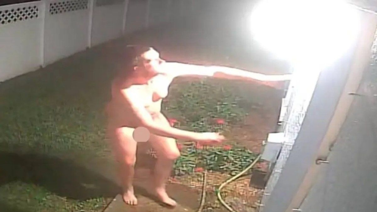 Homem nu apavora moradores com invasões na Flórida