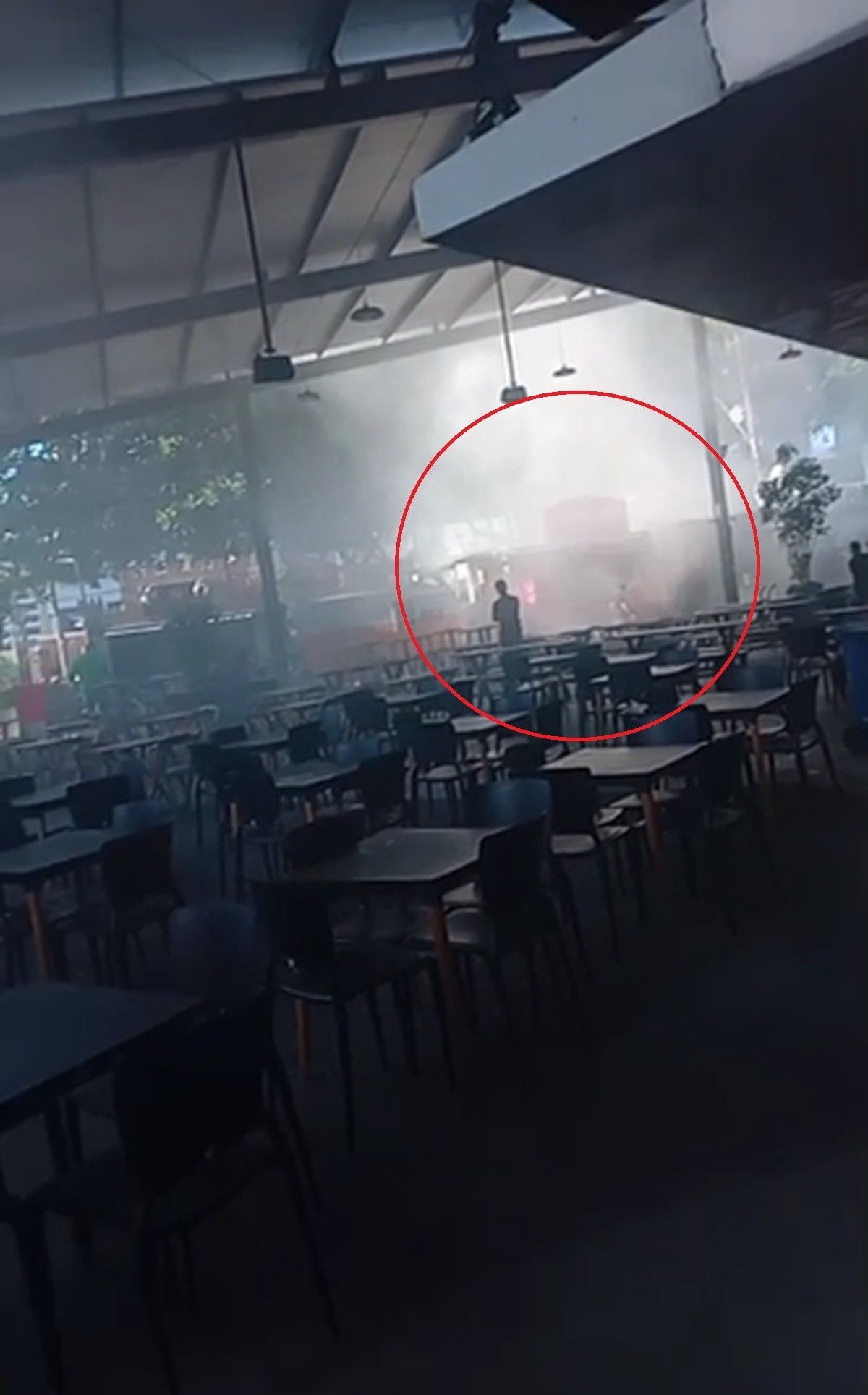 Incêndio em food truck na Jatiúca mobiliza bombeiros em Maceió