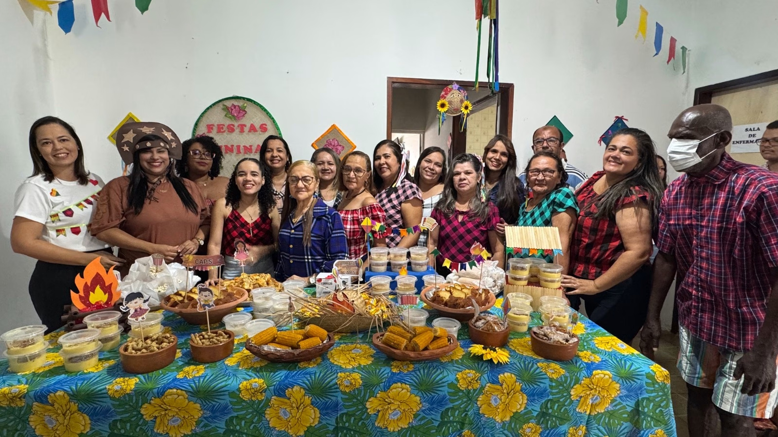 Usuários do CAPS Penedo celebram alegria no São João