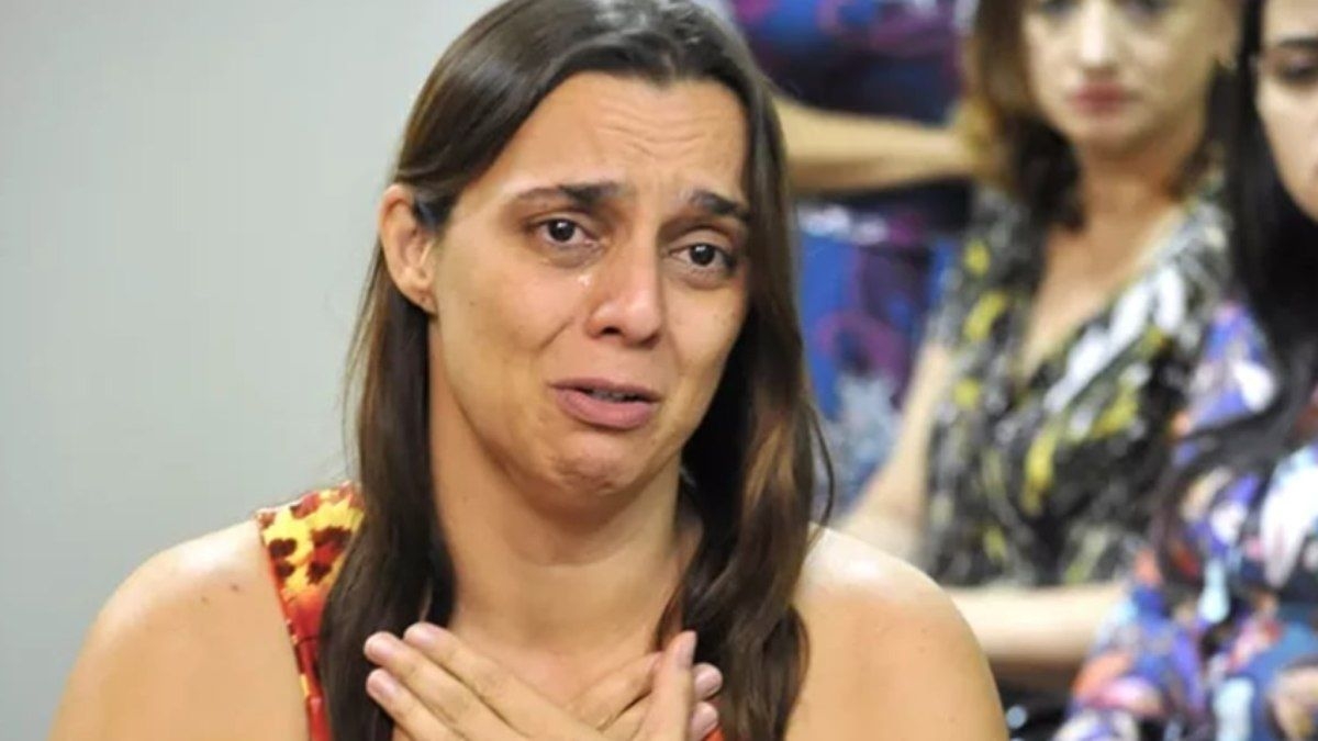 Professora condenada por matar bebê recebe prisão domiciliar