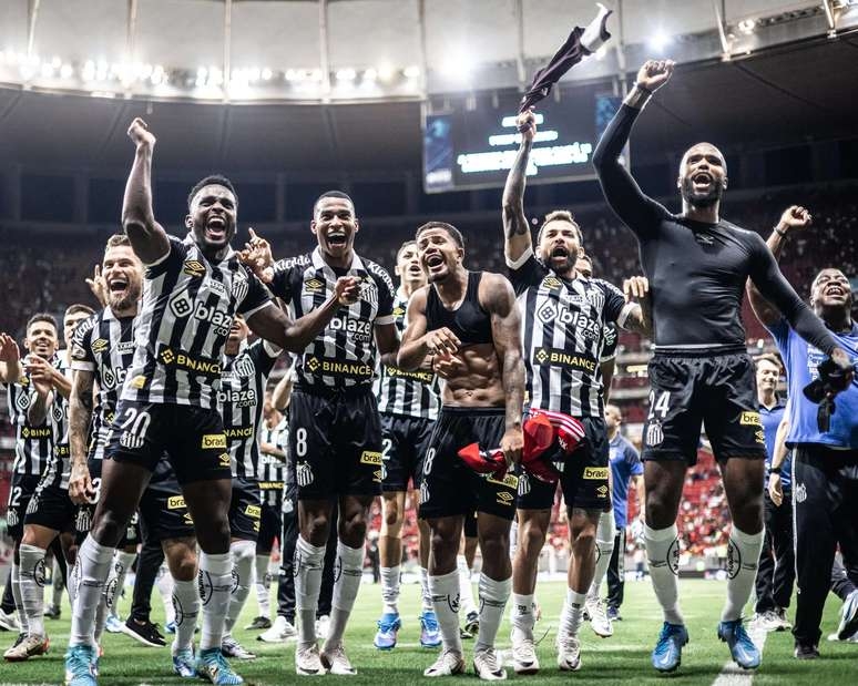 Santos busca viradas improváveis e ganha fôlego para escapar do rebaixamento