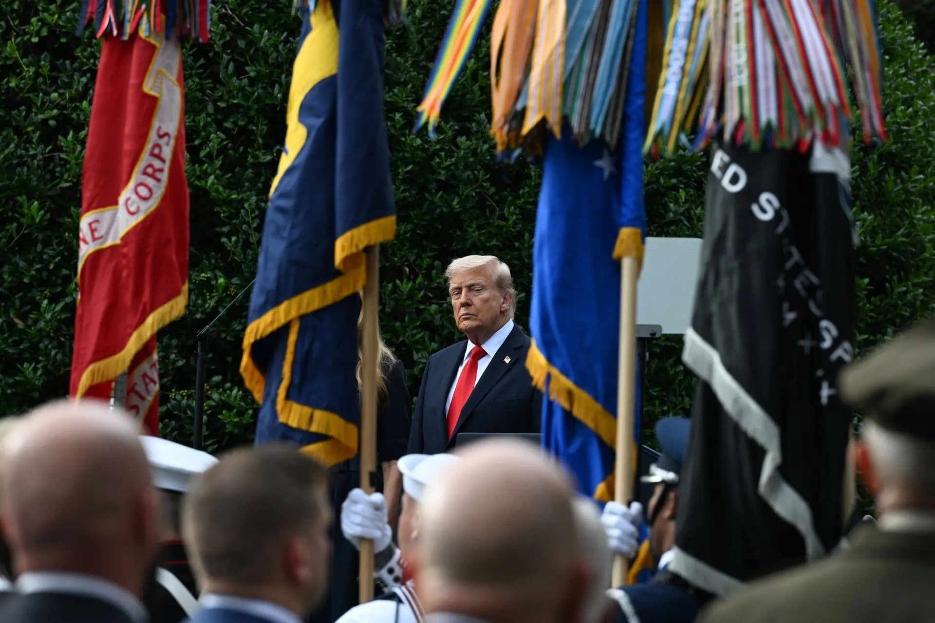 Trump intensifica ataques à liberdade de expressão contra críticos