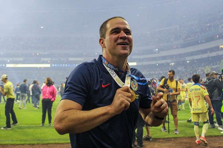 Botafogo envia proposta ao América do México por André Jardine