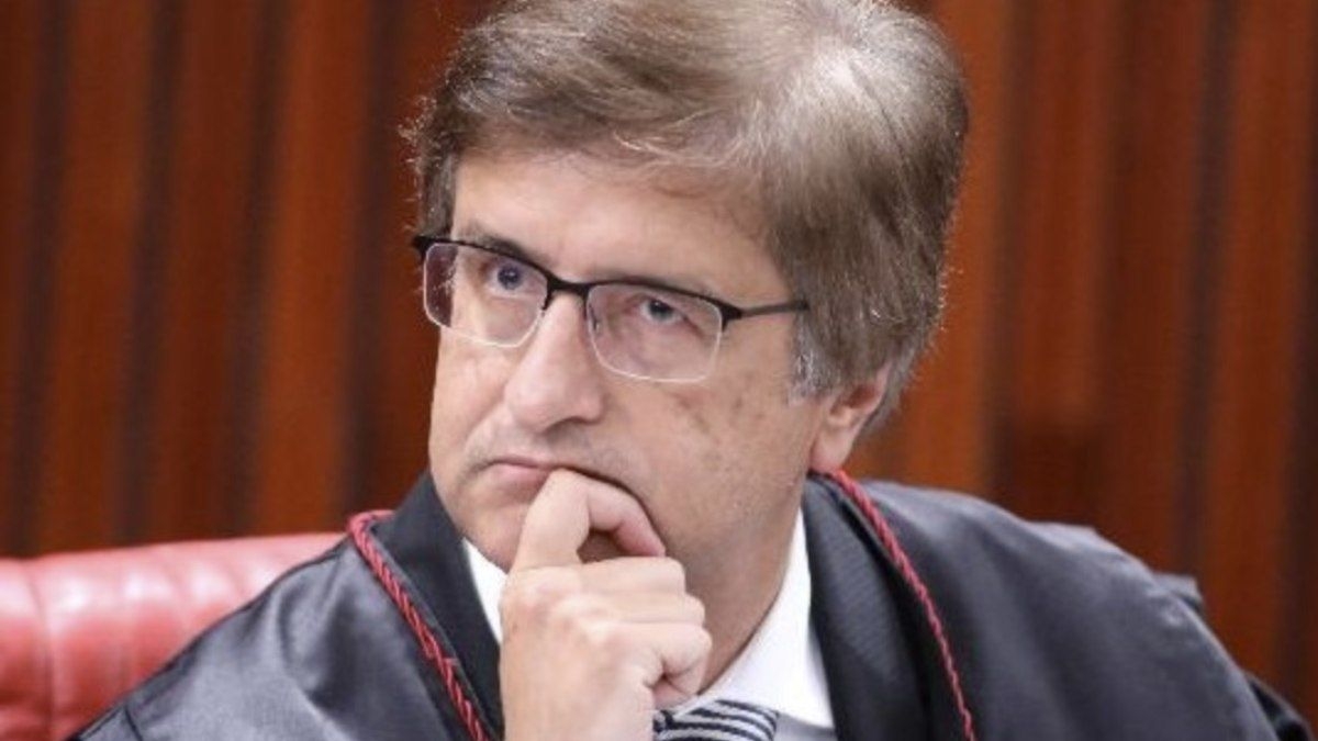 Gonet descarta prisão de Eduardo Bolsonaro por deputados