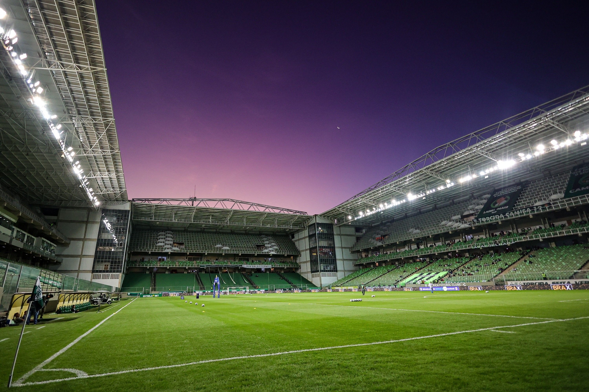 América-MG e CRB se enfrentam na Série B do Brasileiro