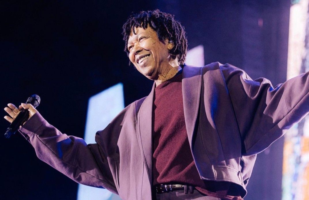 Djavan encanta 45 mil pessoas em turnê de 50 anos