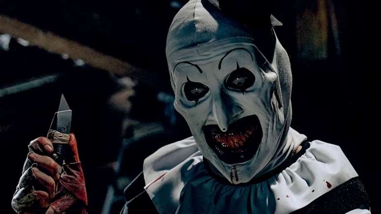 Quem interpreta o palhaço Art em Terrifier 3? Ator é irreconhecível na vida real e já foi Coringa em série de TV
