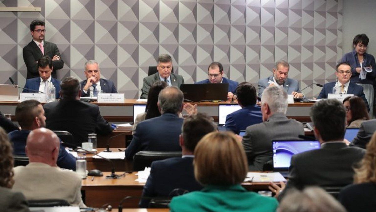 Empresário depõe na CPMI do INSS sobre fraudes