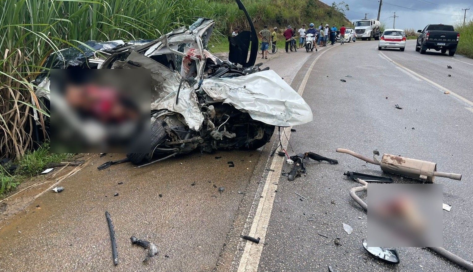 Acidente entre carro e micro-ônibus em Porto Calvo