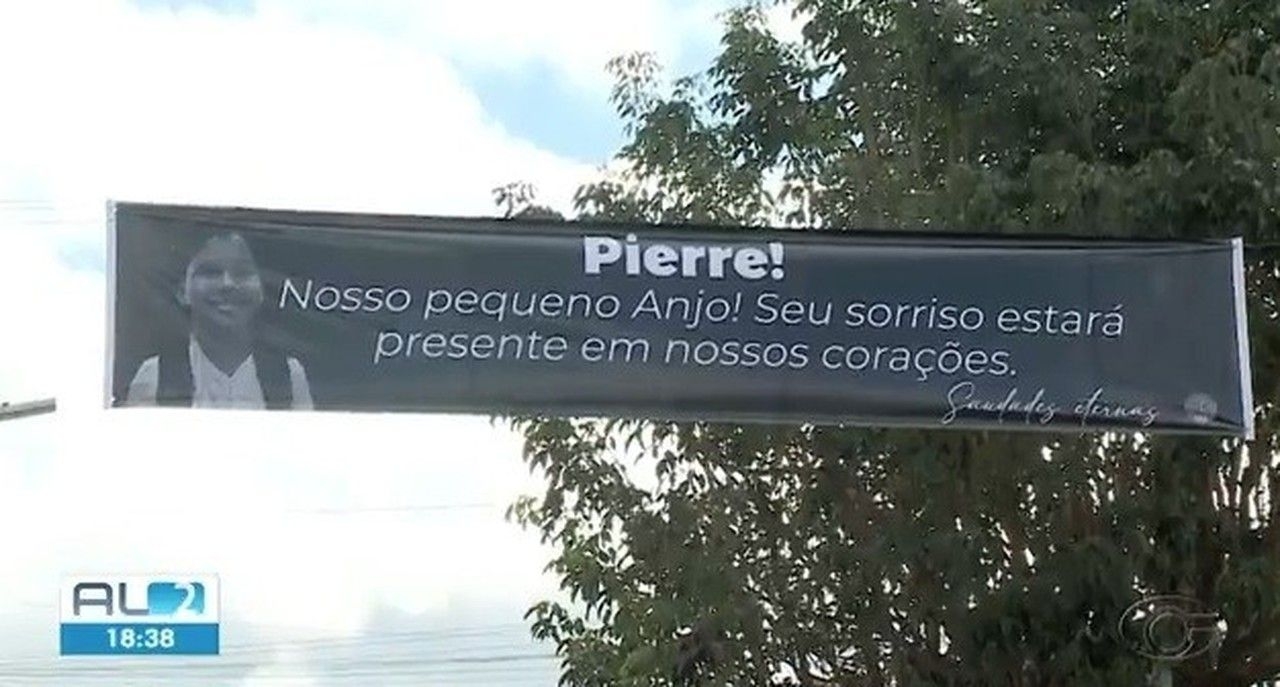 Menino assassinado pelo pai é enterrado em Palmeira dos Índios