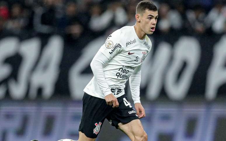 Moscardo passará por cirurgia no pé, e acordo entre Corinthians e PSG é adiado