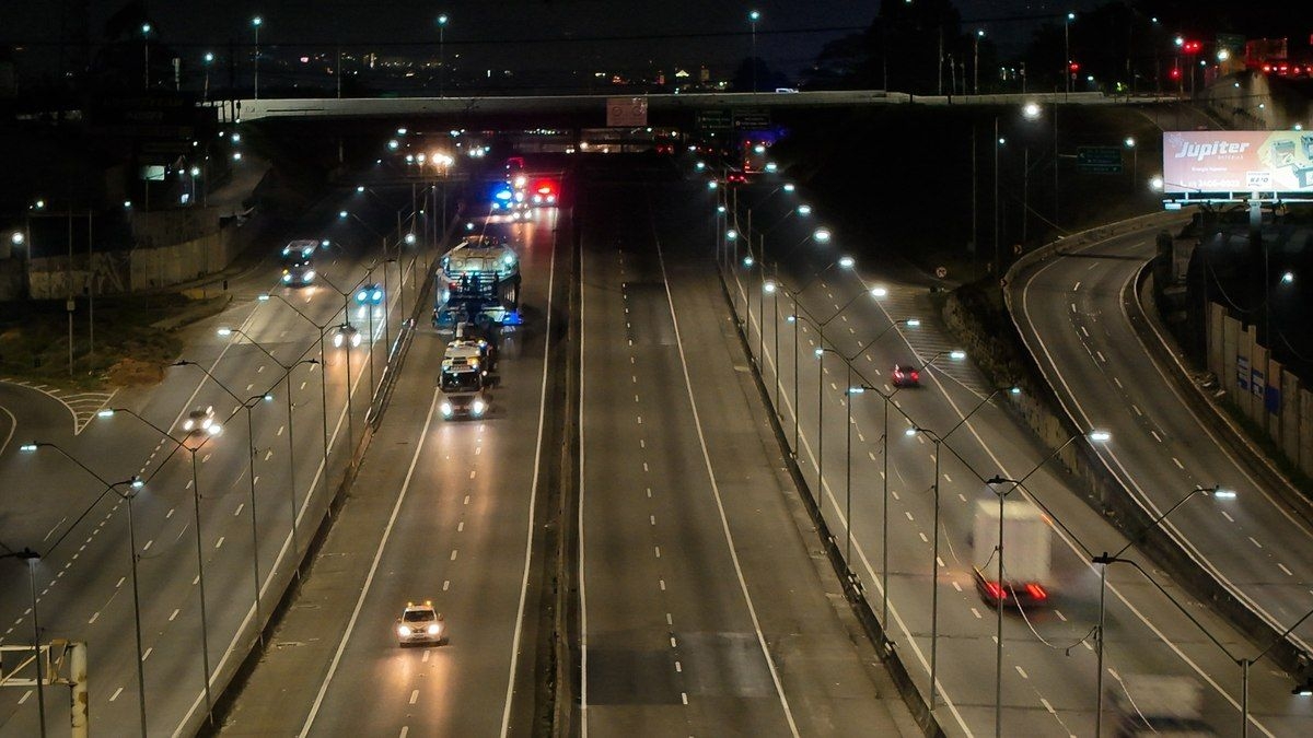 Megacarga fará novo deslocamento na Dutra nesta quarta