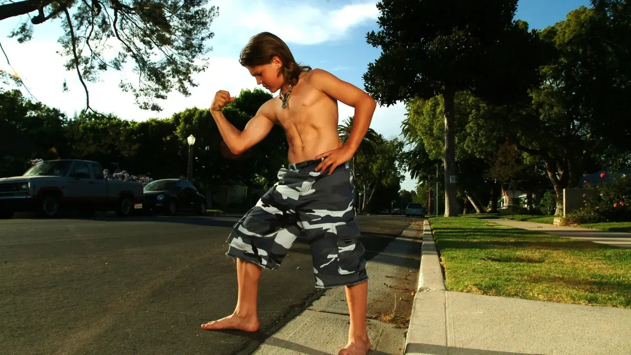 Ex-astro do fisiculturismo revela abusos do pai