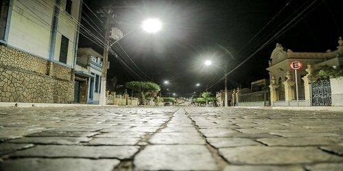 Iluminação Pública; um aparelho de segurança para a população.