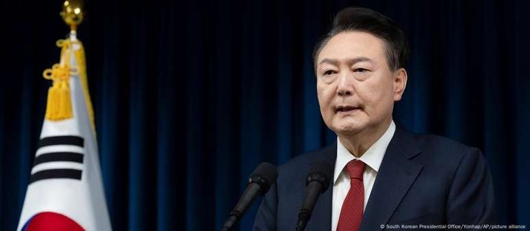 Coreia do Sul: com ordem de prisão prestes a expirar, população protesta contra Yoon Suk-yeol