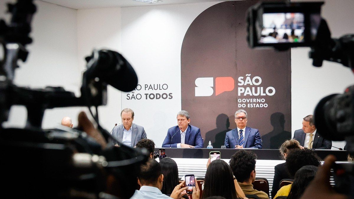 Força-tarefa de SP combate bebidas falsas durante crise