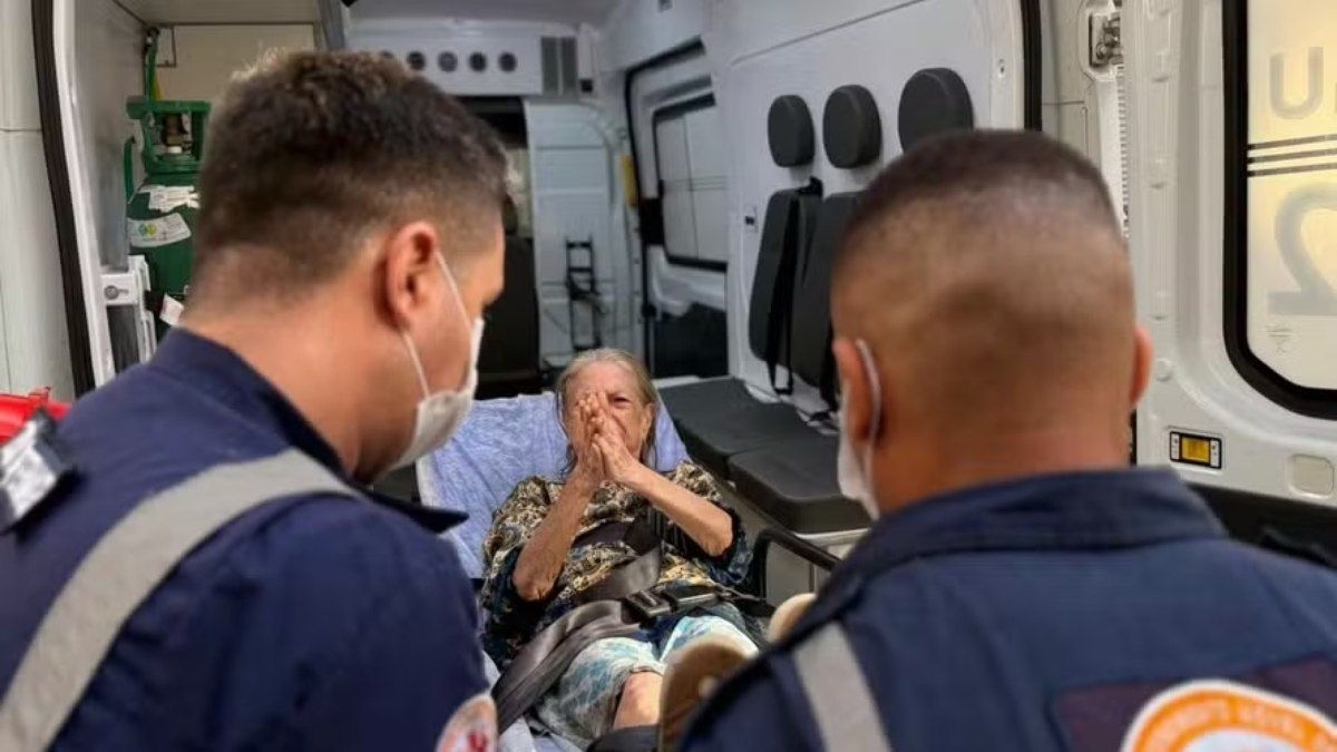 Idosa resgatada em condições insalubres no Rio