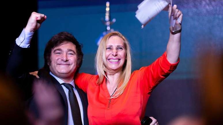 Quem é Karina Milei, a irmã que o presidente eleito da Argentina chama de 'o chefe'