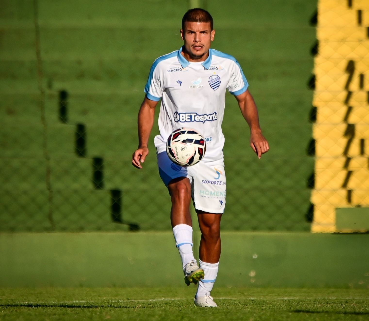 CSA atualiza situação de Felipe Albuquerque com lesão