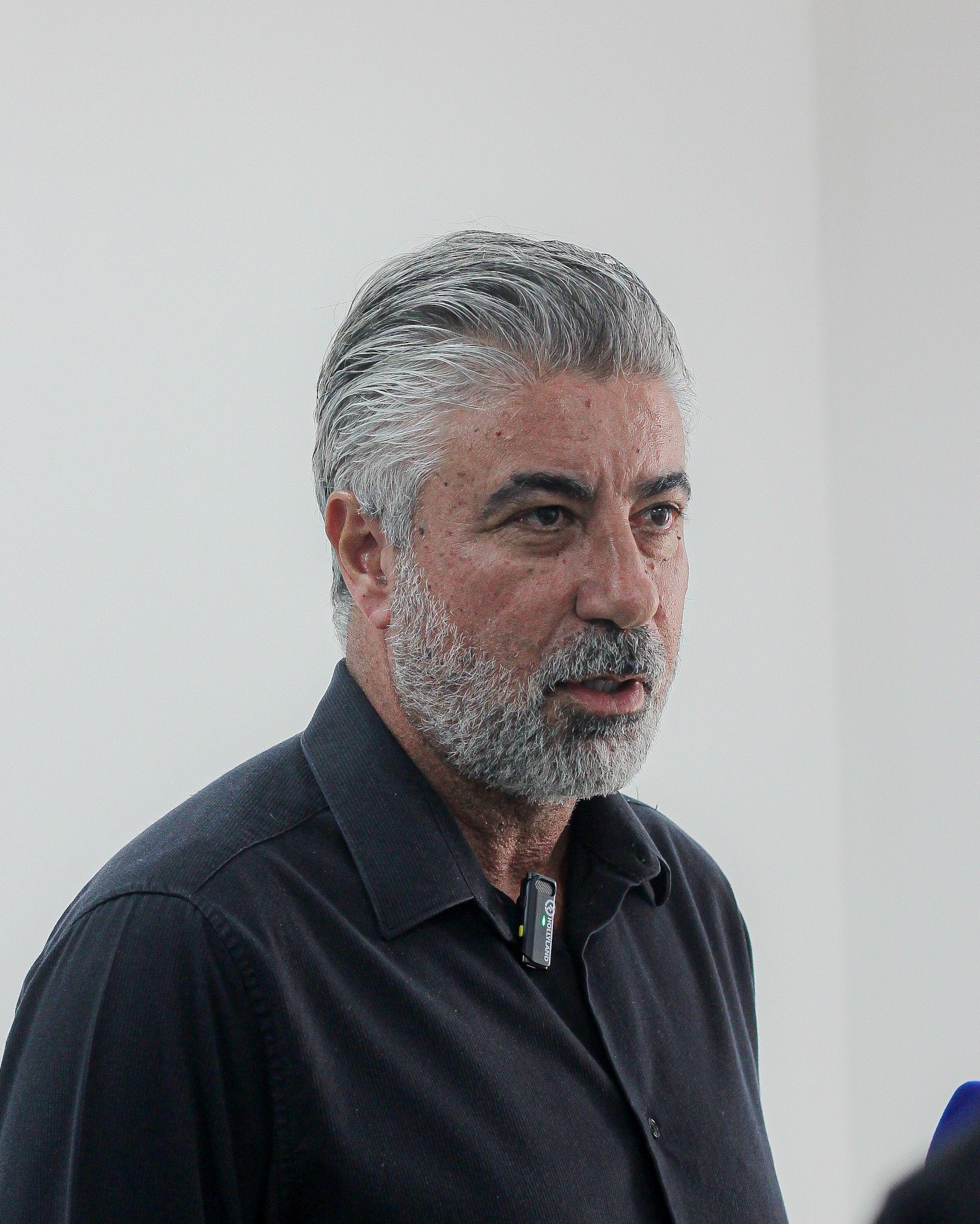 Protestos e Conflitos Marcam o Início de Maio