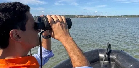 Marinha do Brasil proíbe navegação na Lagoa Mundaú em meio a risco de colapso; Prefeito JHC acompanha inspeção