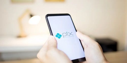 Novo golpe do Pix controla celular da vítima e limpa a conta