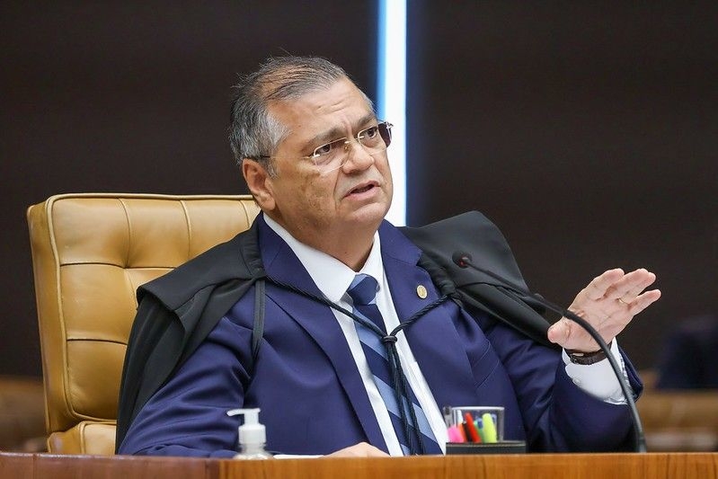 Dino solicita votação presencial do STF sobre imóveis públicos do DF