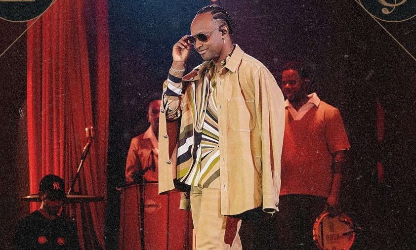 Thiaguinho brilha na abertura da Festa de Bom Jesus