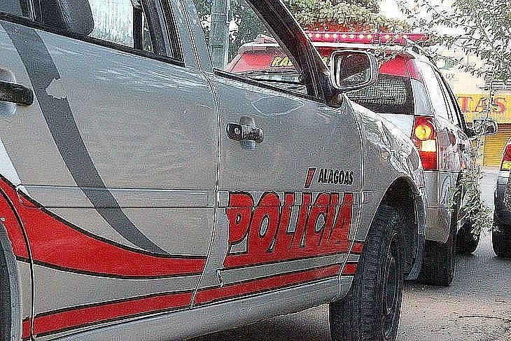 PM prende suspeito de tráfico de drogas em Murici