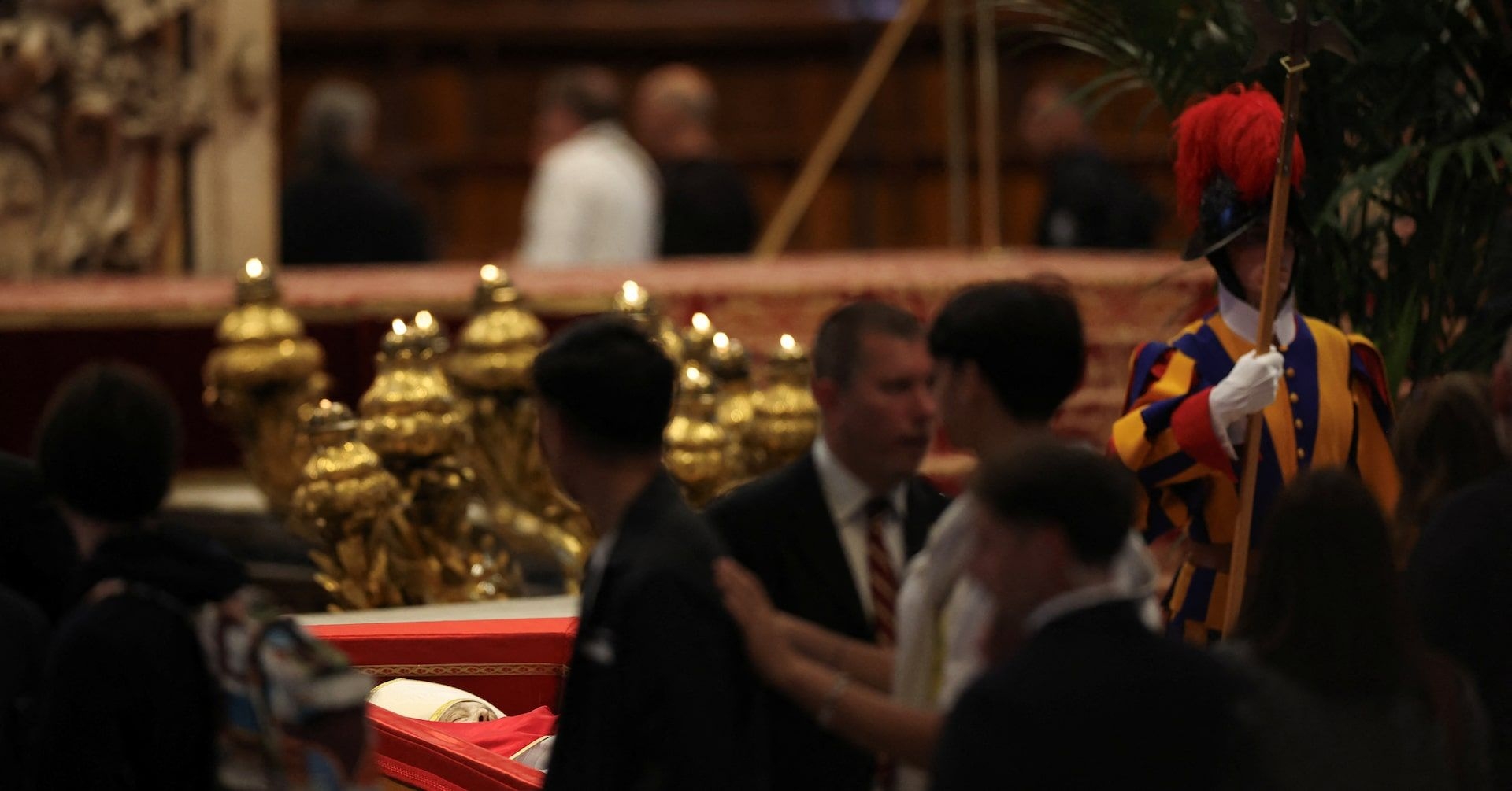 Funeral do Papa Francisco Reúne Multidão e Líderes