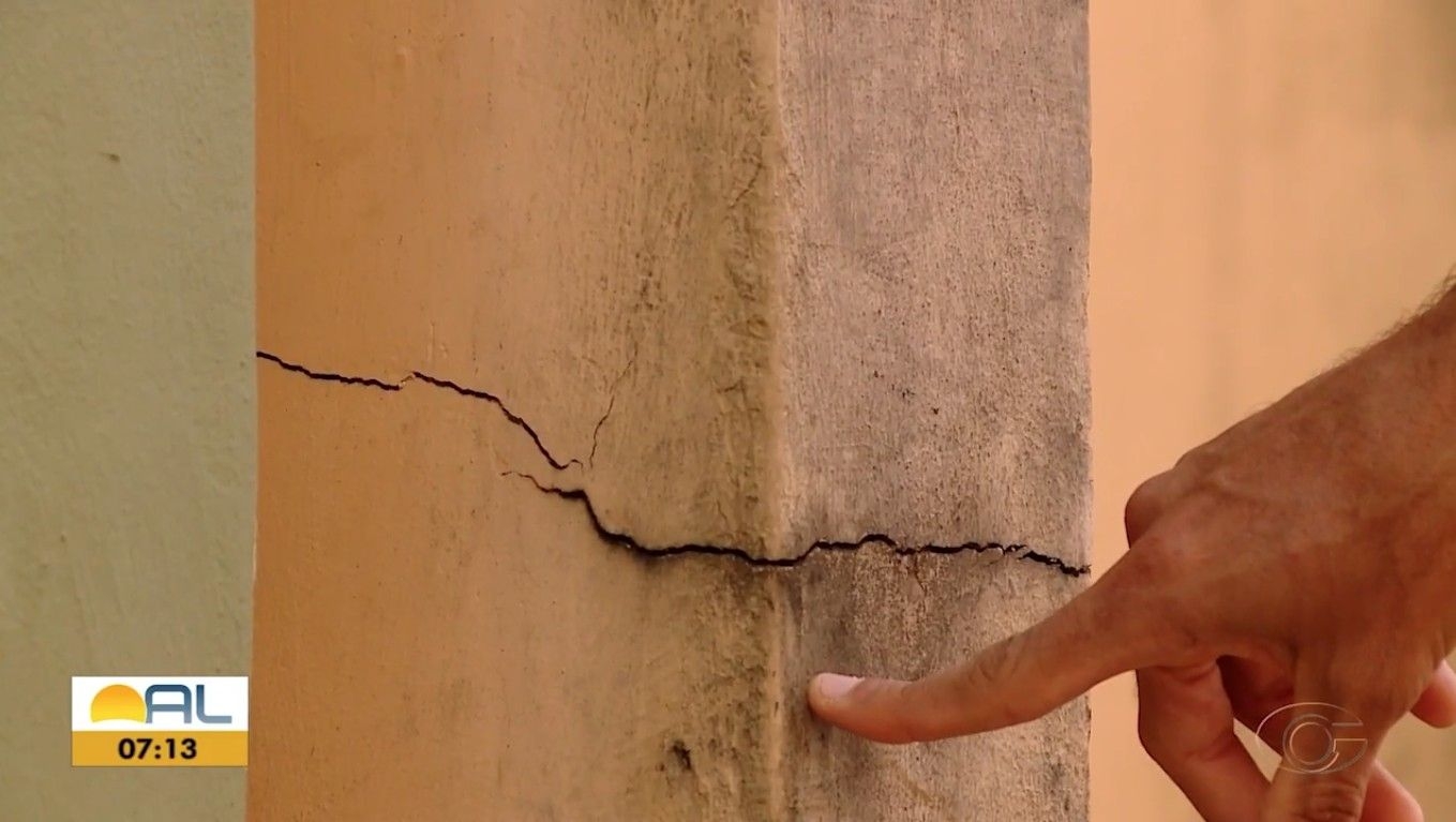 Moradores do Pinheiro e Farol relatam novas rachaduras