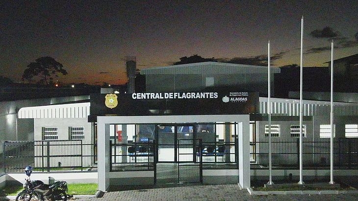 Mãe decide sair de casa e é ameaçada de morte pelo próprio filho, em Maceió; suspeito foi preso