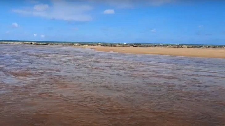Pescador encontra corpo de idoso ao puxar rede na Praia de Tabuba