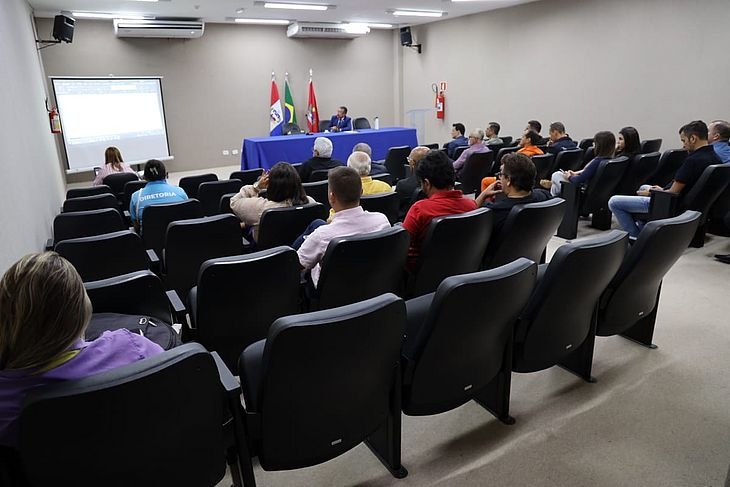 Ministério Público reúne órgãos públicos e empresas para firmar TAC de Revéillon