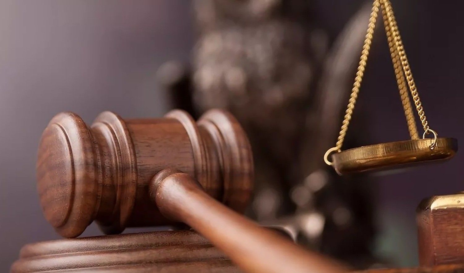 Homem é condenado a 50 anos por assassinato de irmãos