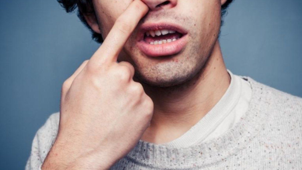 Hábito de cutucar o nariz e risco de Alzheimer