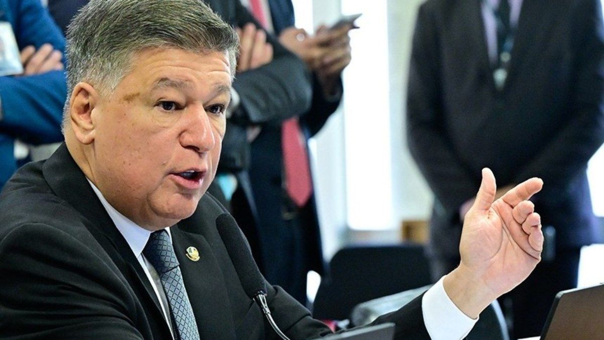 Clima tenso na CPMI do INSS resulta em ofensas