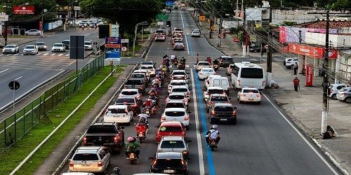 Dirigir nas grandes cidades não é mais recomendável para a terceira idade. Não recomendo teimar.