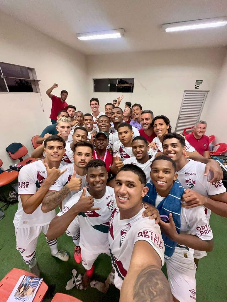 Fluminense goleia e avança na Copinha com show de promessas da base