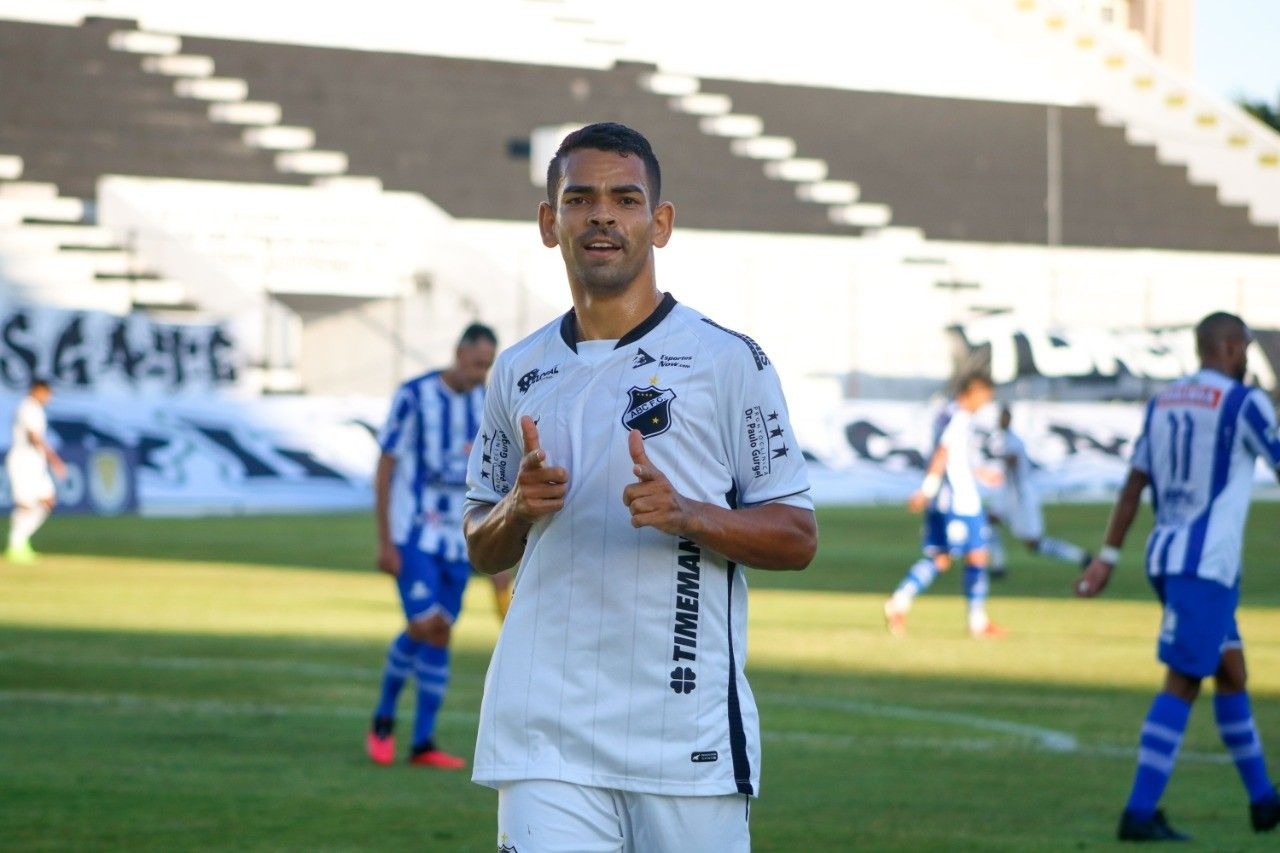 ASA anuncia reforço com meia do futebol paulista