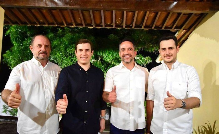 Filho de Albuquerque pede exoneração e entra na briga política em Limoeiro