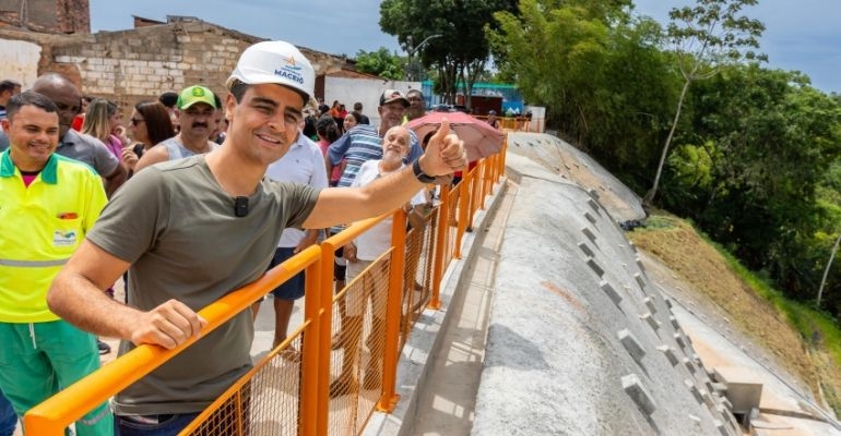 Contenção de encosta em conjunto é concluída após 30 anos de reivindicação dos moradores