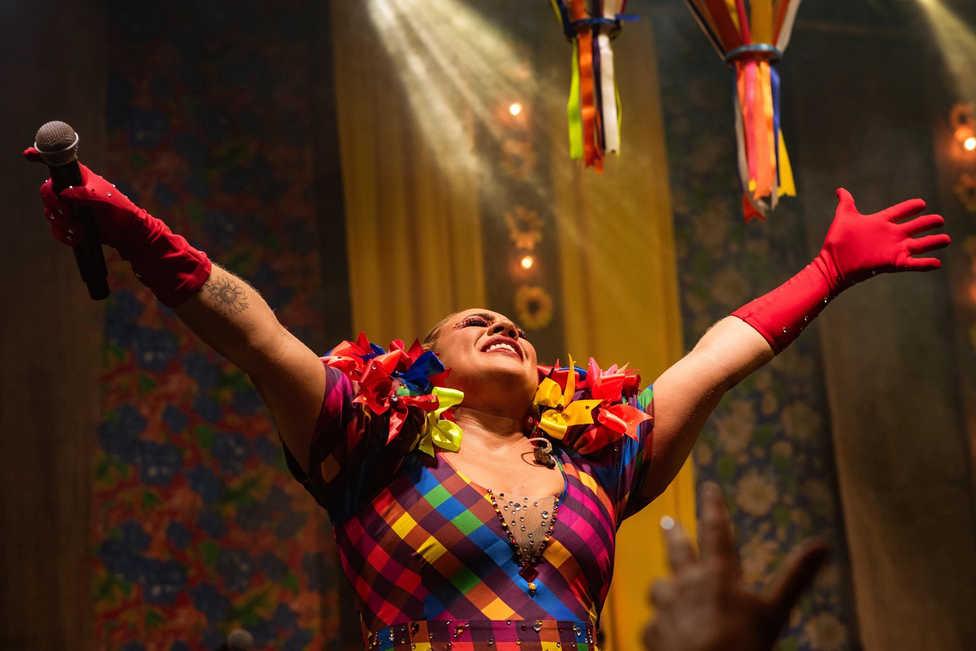 Kel Monalisa promete uma festa inesquecível no Arraiá da Kel