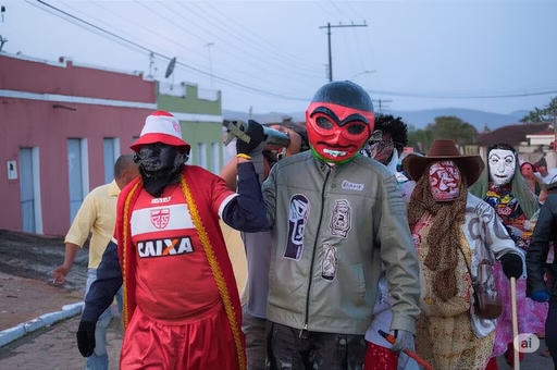 Rota das Máscaras traz cultura e arte para Penedo
