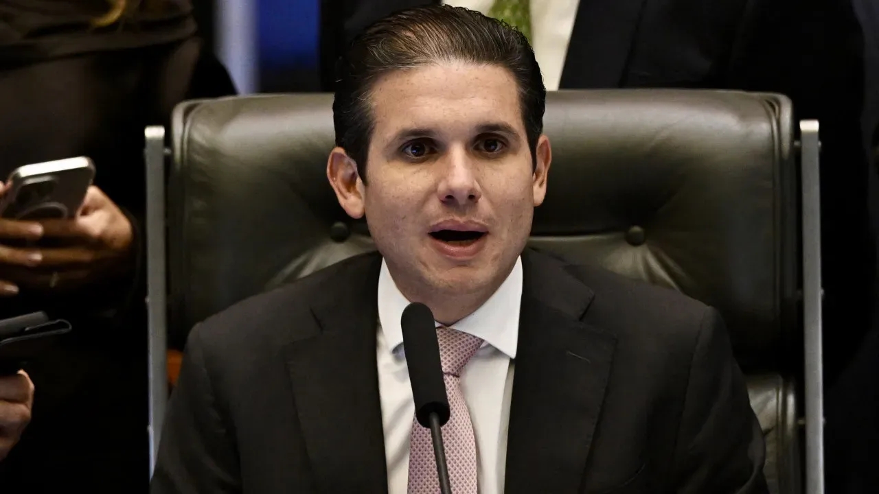 Deputados tentam articular visita de Motta a Bolsonaro