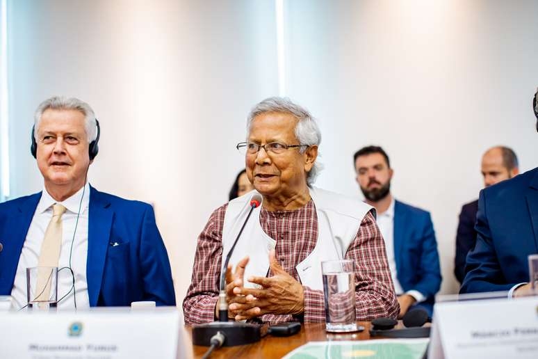 Vencedor do Nobel da Paz é condenado à prisão em Bangladesh em caso de lei trabalhista