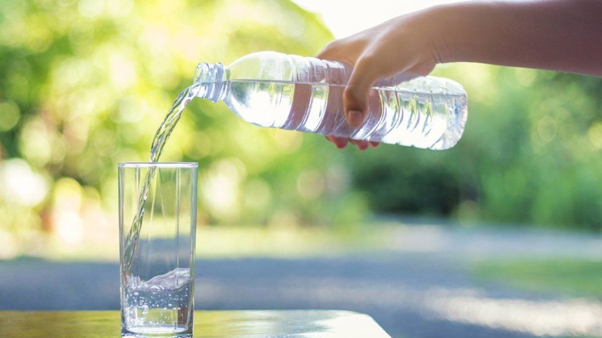 Homem internado por intoxicação com água mineral em SP