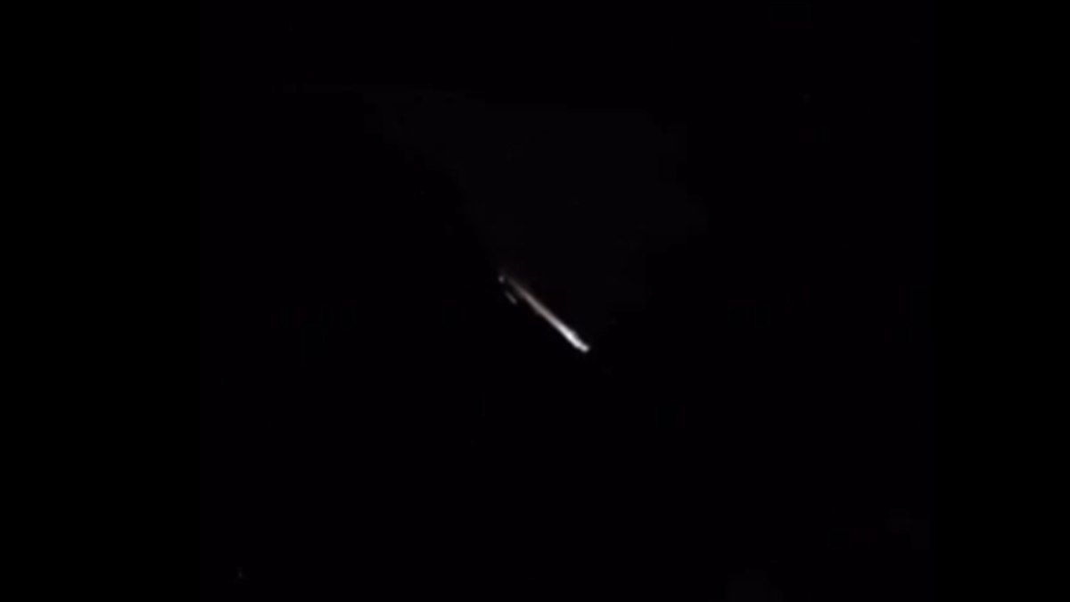 Meteoro cruza céu do DF e MG em fenômeno à noite