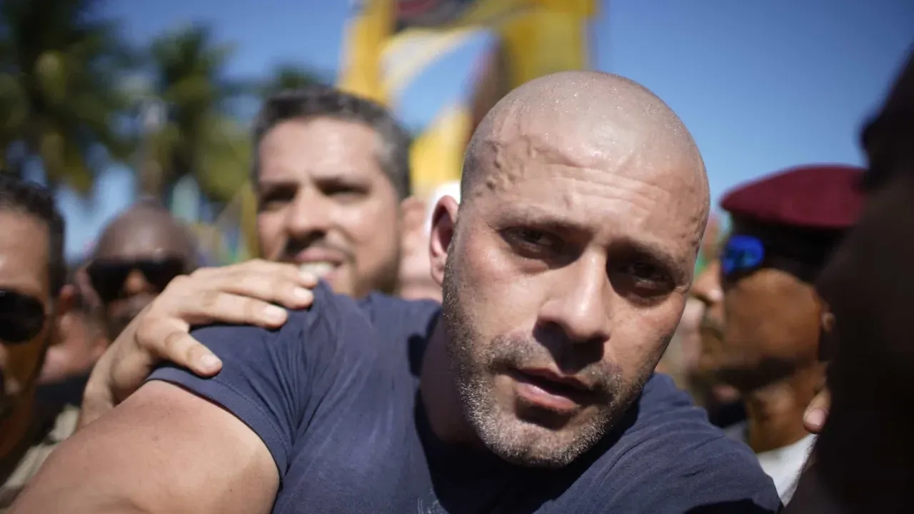 Moraes determina perícia médica para Daniel Silveira