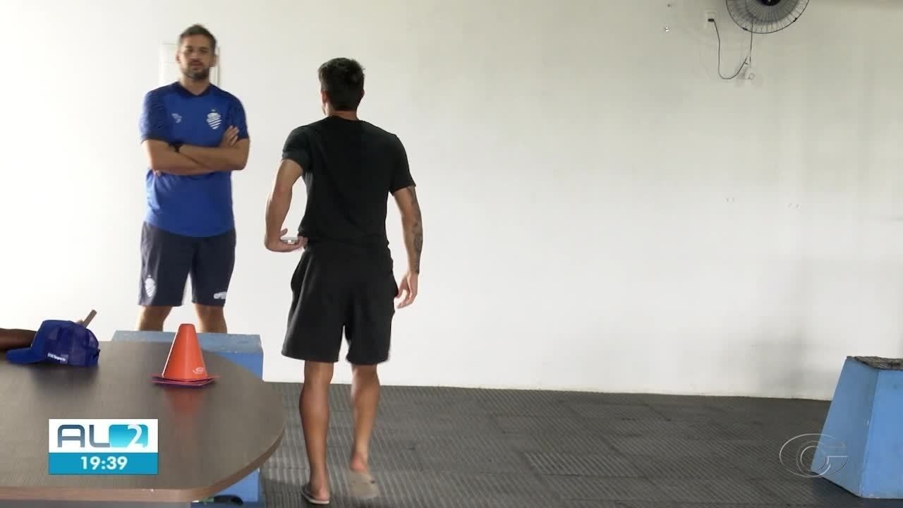 Higo deve reforçar marcação do CSA contra o Grêmio